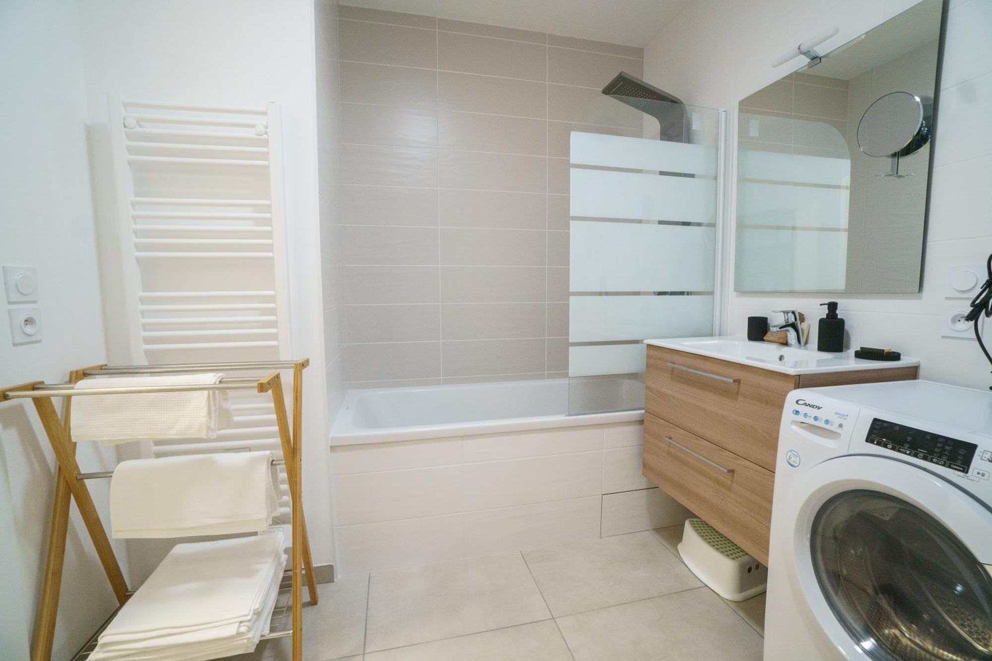 Royal Park Lake View Apartment เอวิยงเลบานส์ ภายนอก รูปภาพ
