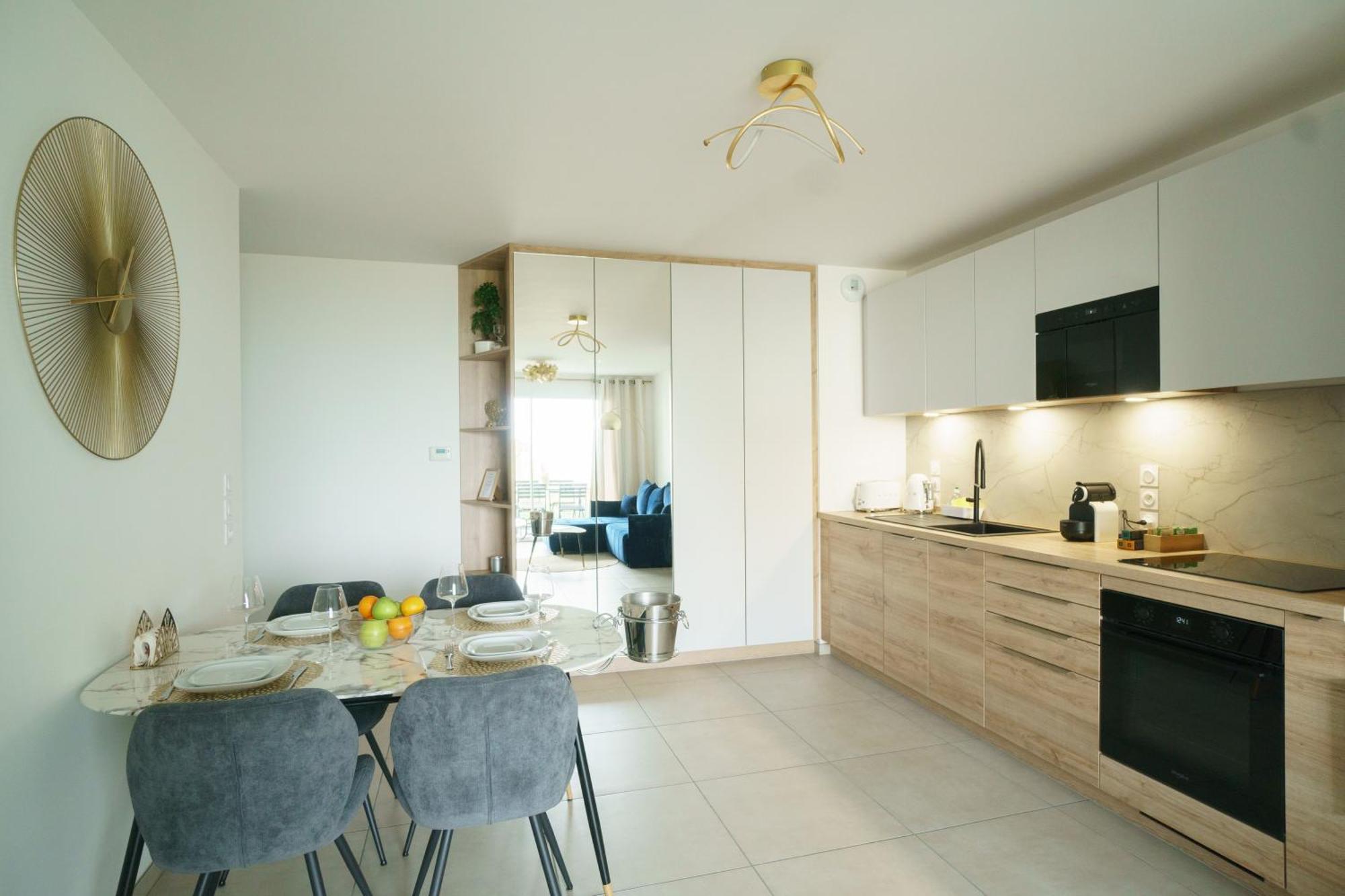 Royal Park Lake View Apartment เอวิยงเลบานส์ ภายนอก รูปภาพ